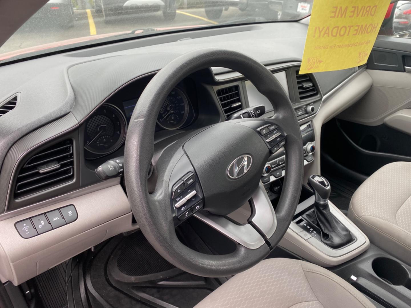 2020 RED Hyundai Elantra Limited (5NPD84LF4LH) with an 1.8L L4 DOHC 16V engine, 6A transmission, located at 420 I-35E, Lancaster, TX, 75146, (469) 297-4144, 32.593929, -96.823685 - Photo#4